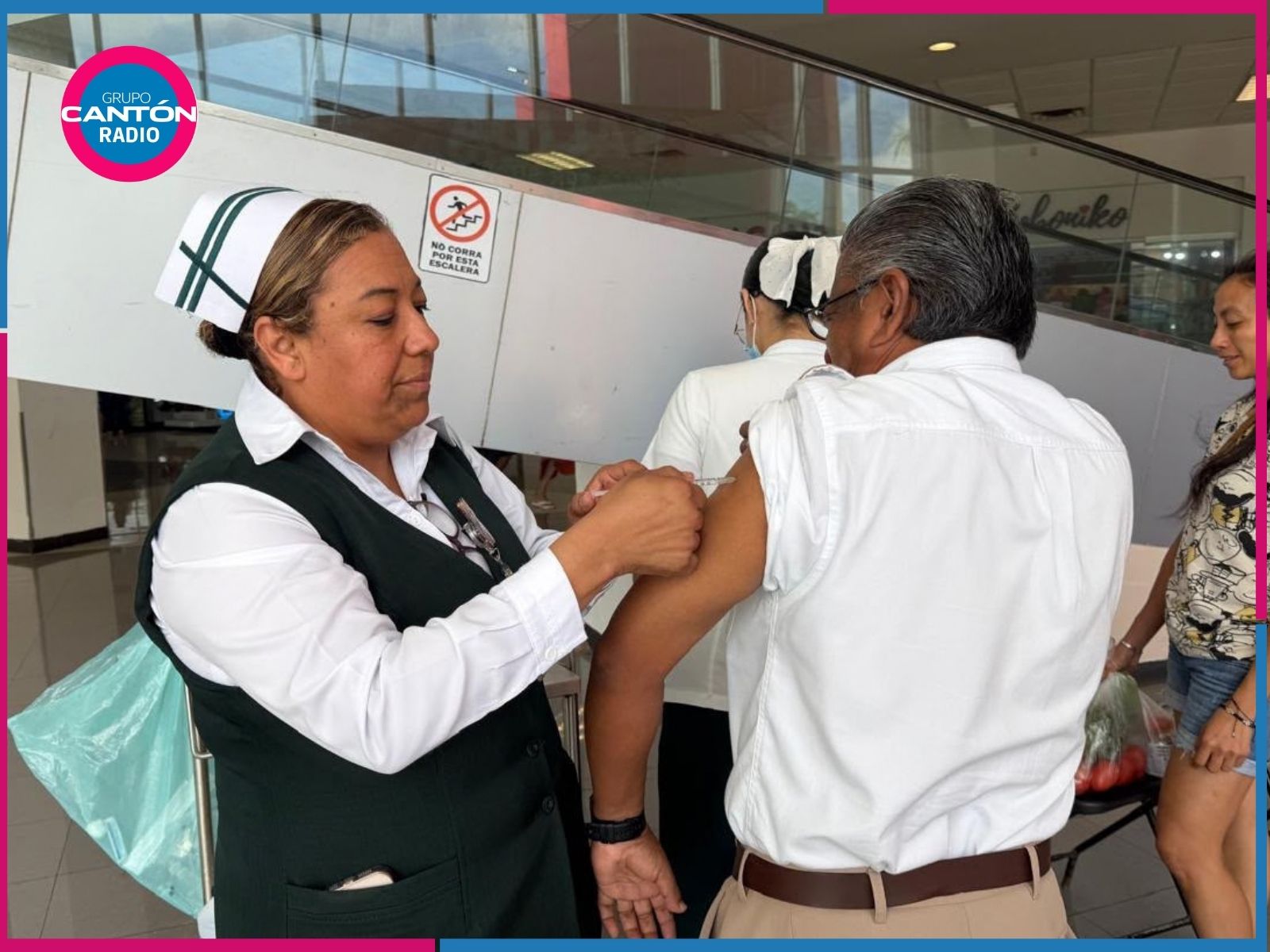 Vacunan contra influenza, COVID-19 y neumococo en Quintana Roo